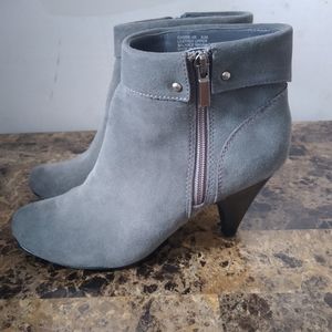 Kelly and kaitie Womens gray booties size 8.5